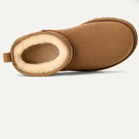 UGG Classic Ultra Mini Bootie Size 8 - Picture 3 of 7